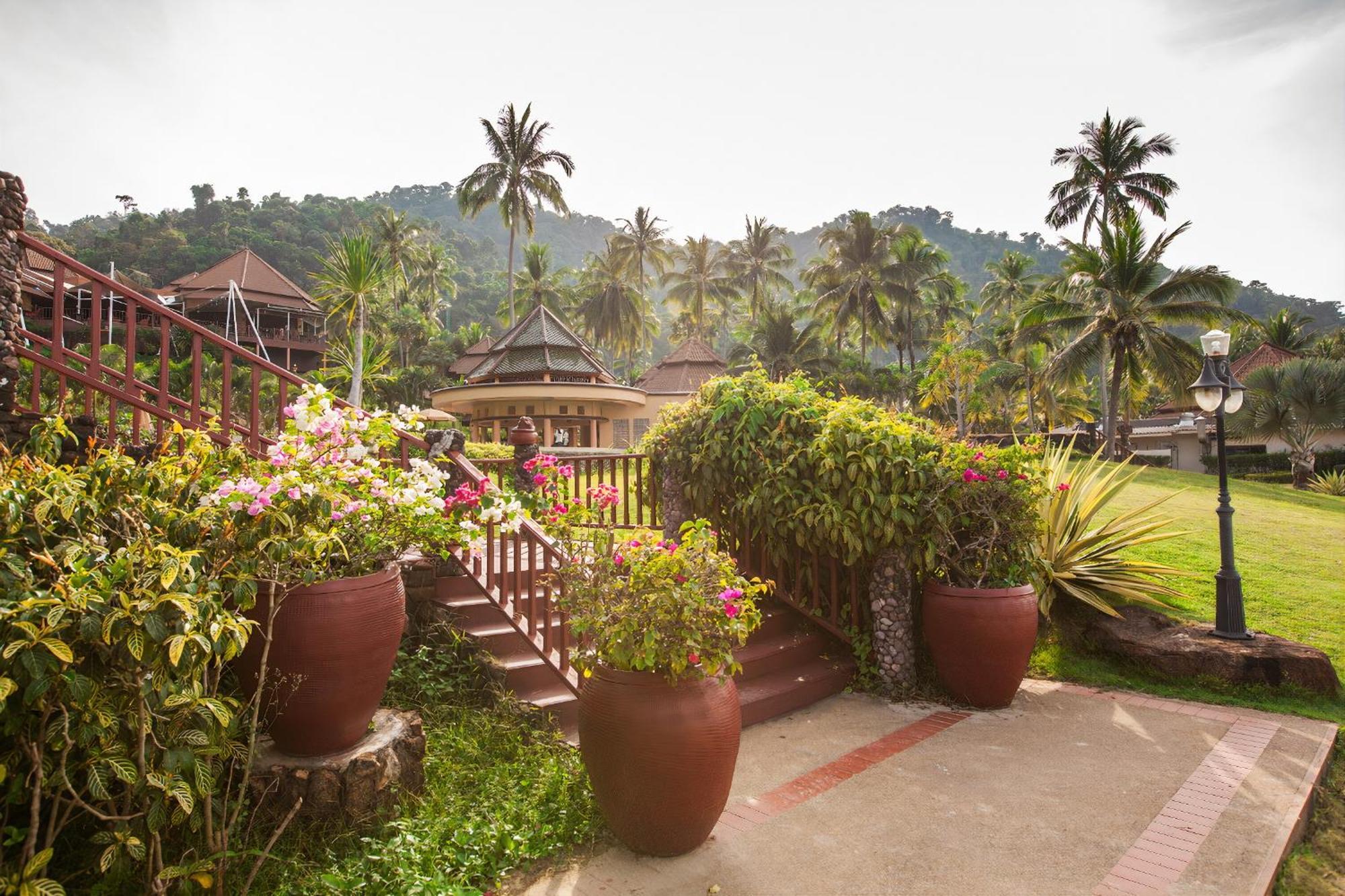 The Aiyapura Koh Chang Exterior photo