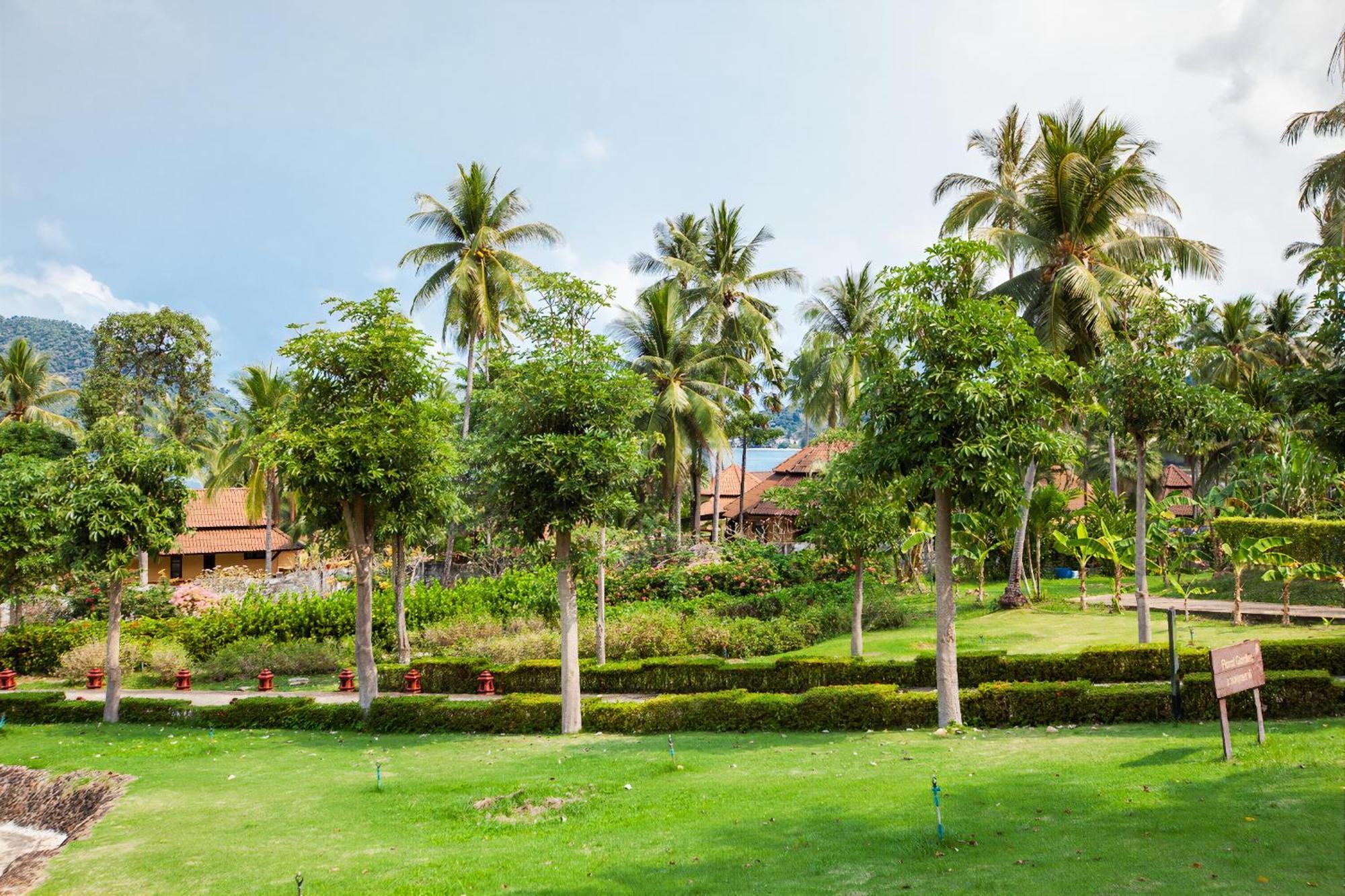 The Aiyapura Koh Chang Exterior photo